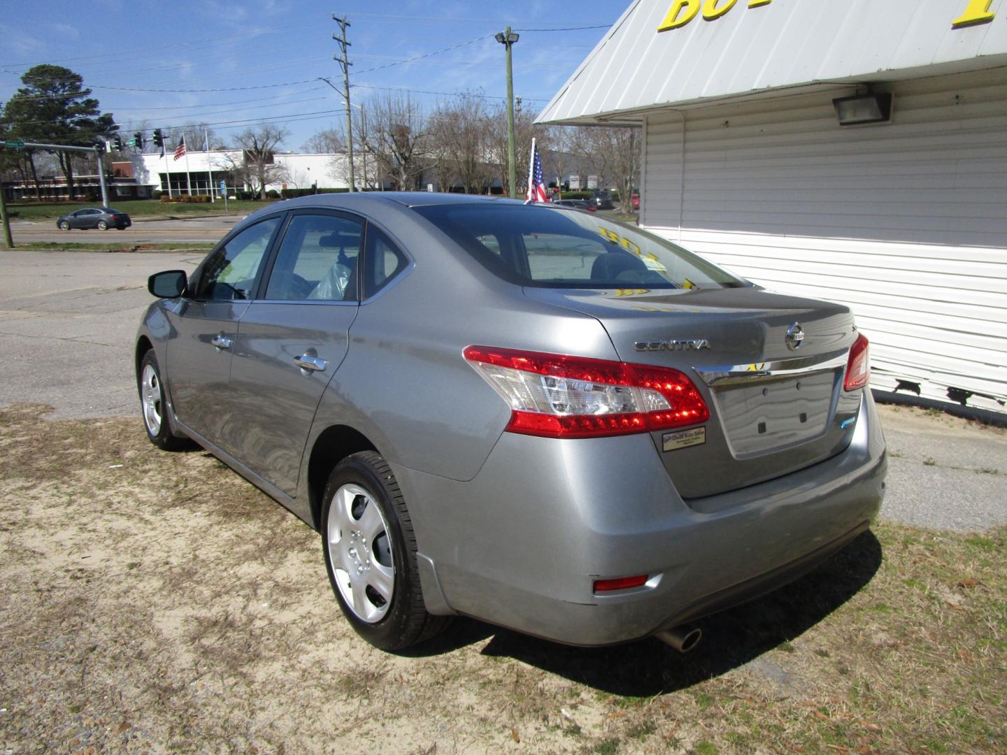 2014 Gray Nissan Sentra (3N1AB7AP9EY) , located at 2553 Airline Blvd, Portsmouth, VA, 23701, (757) 488-8331, 36.813889, -76.357597 - Down Payment: $999 Weekly Payment: $90 APR: 23.9% Repayment Terms: 42 Months ***CALL ELIZABETH SMITH - DIRECTOR OF MARKETING @ 757-488-8331 TO SCHEDULE YOUR APPOINTMENT TODAY AND GET PRE-APPROVED RIGHT OVER THE PHONE*** - Photo#7